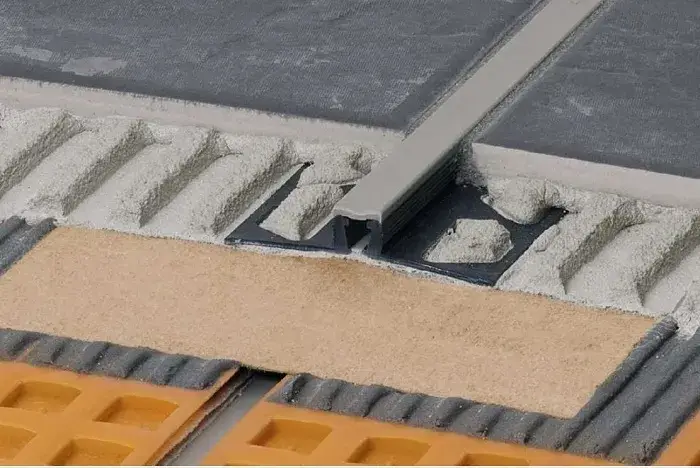 Schlüter Dilex-BWB Bewegungsprofil PVC/CPE hellbeige 2,5 m Ausverkauf